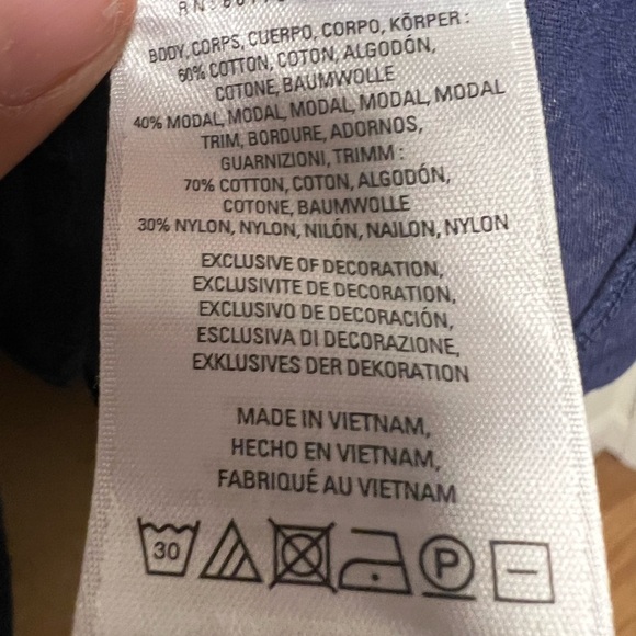 Anthropologie Meadow Rue royal
Blue knit sleeveless top with lace size small - Picture 7 of 7